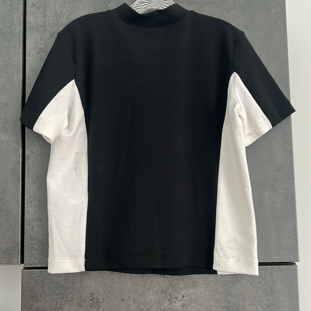 Zara Mock Neck Colorblock Black White Short Sleeve Shirt NWT Sz L polyeste as is - Picture 2 of 8